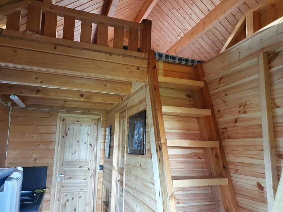 ホテル Paeevatalu Camping Vilusi エクステリア 写真