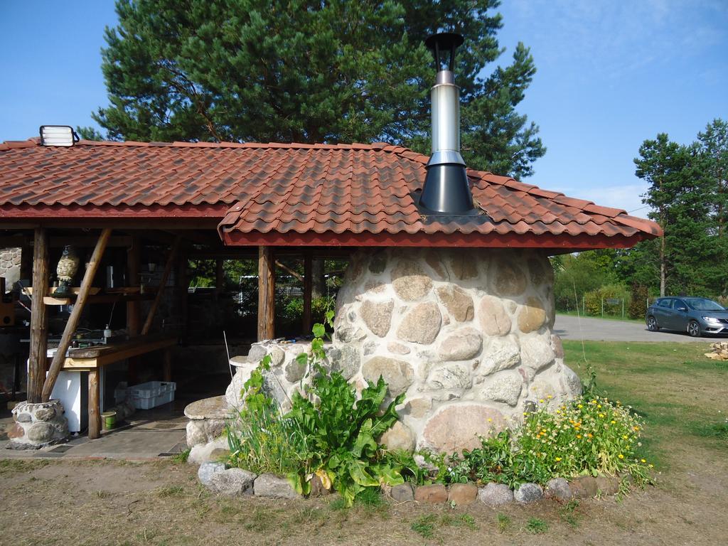 ホテル Paeevatalu Camping Vilusi エクステリア 写真